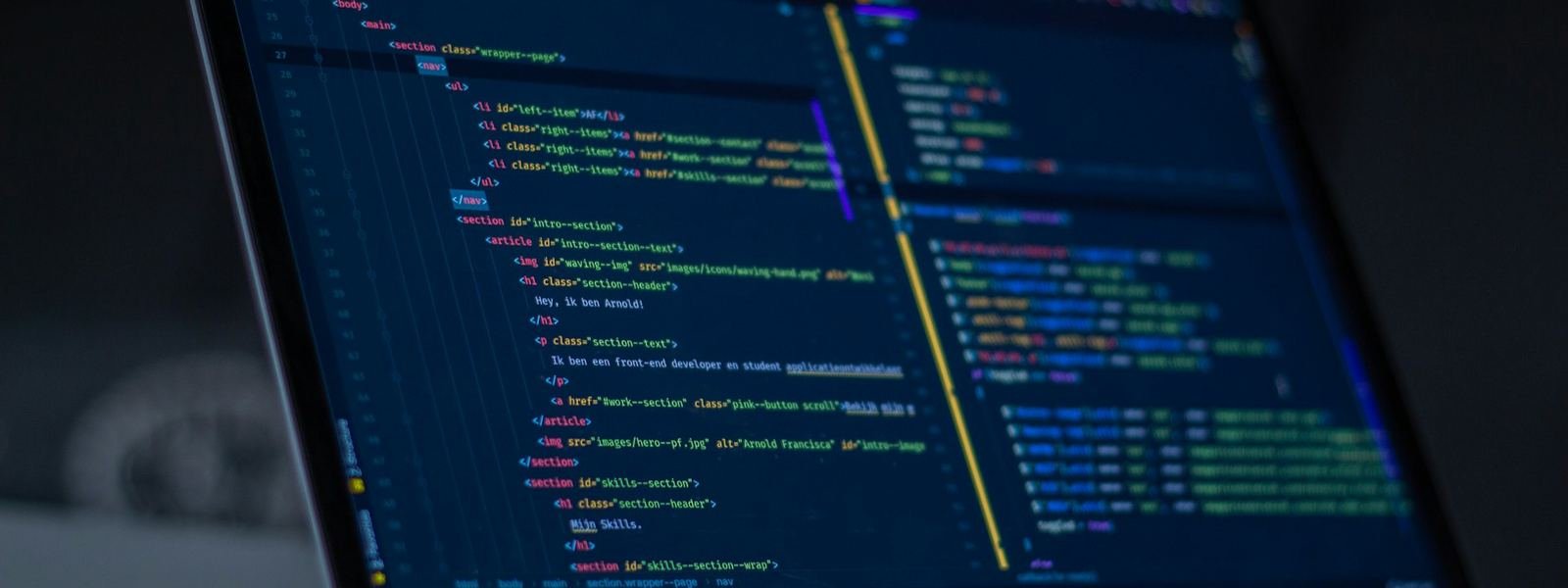 Code van een website op een scherm